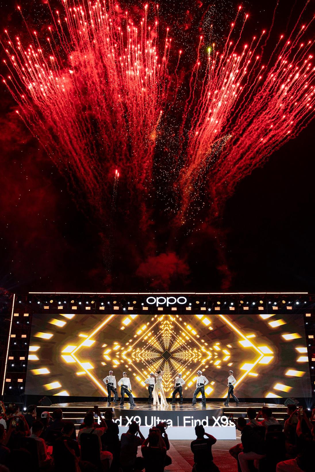 Concert giữa l&ograve;ng Hội An, ph&aacute;o hoa b&ecirc;n s&ocirc;ng Ho&agrave;i v&agrave; m&agrave;n debut ho&agrave;nh tr&aacute;ng của OPPO Find X9 Ultra v&agrave; Find X9s tại Việt Nam - Ảnh 7.
