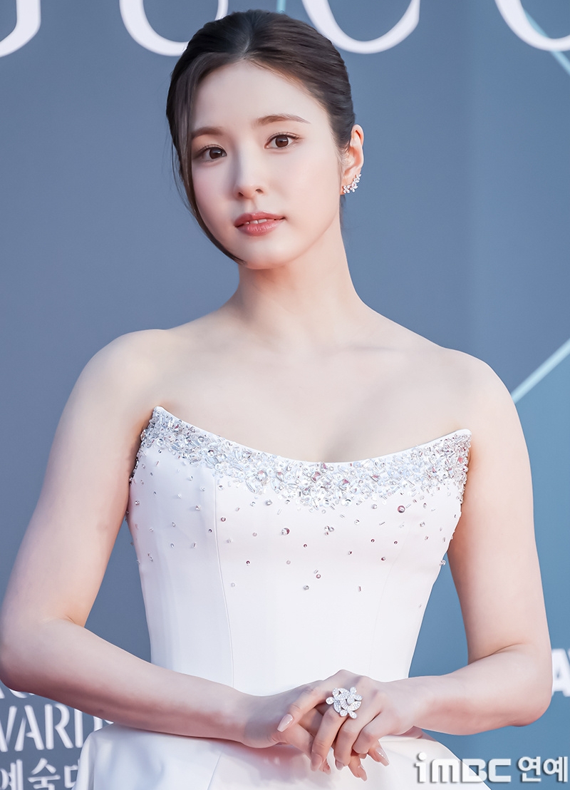 Drama lớn nhất Baeksang 2026: 1 mỹ nh&acirc;n khiến h&agrave;ng triệu người phẫn nộ "c&ocirc;ng bằng ở đ&acirc;u?"- Ảnh 10.