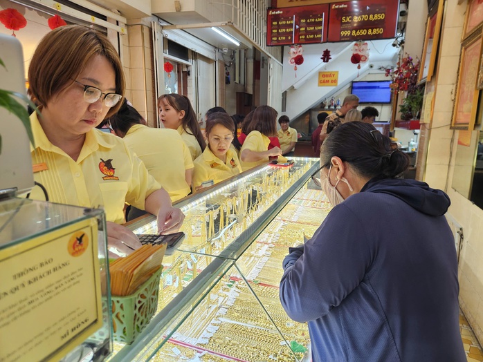 S&aacute;ng 9-5, gi&aacute; v&agrave;ng miếng SJC, v&agrave;ng nhẫn cao nhất trong 1 tuần- Ảnh 1.