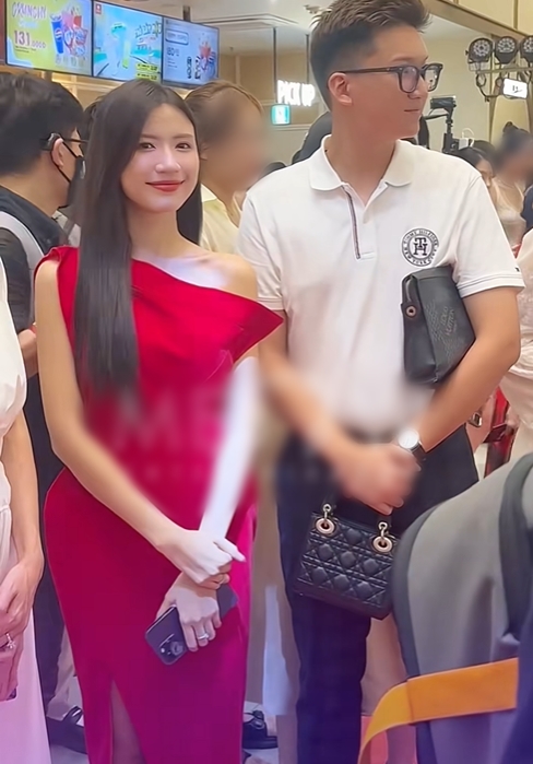 Phát hiện nữ diễn viên phim giờ vàng đẹp vô thực: Visual khi "tắt app" vẫn sáng bừng, hé lộ danh tính chồng kém 1 tuổi- Ảnh 7. Phát hiện nữ diễn viên phim giờ vàng đẹp vô thực: Visual khi "tắt app" vẫn sáng bừng, hé lộ danh tính chồng kém 1 tuổi- Ảnh 7.