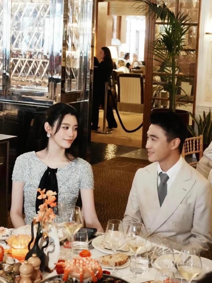 Trước giờ G đ&aacute;m cưới h&agrave;o m&ocirc;n chấn động showbiz: C&ocirc; d&acirc;u "thi&ecirc;n thần" đeo 103 carat kim cương, nghe b&aacute;o gi&aacute; 180 tỷ ai nấy đều cho&aacute;ng v&aacute;ng- Ảnh 4.