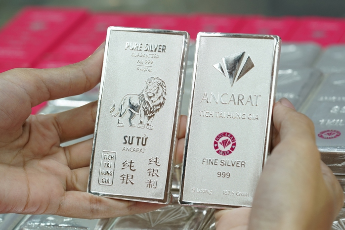 Tối 1-6, gi&aacute; v&agrave;ng giảm rất nhanh, bạc lại g&acirc;y bất ngờ- Ảnh 2.