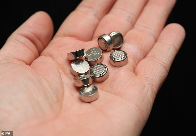 B&eacute; g&aacute;i 2 tuổi tử vong sau khi k&ecirc;u đau họng, mẹ "kh&oacute;c ngất" khi biết l&yacute; do - Ảnh 2.