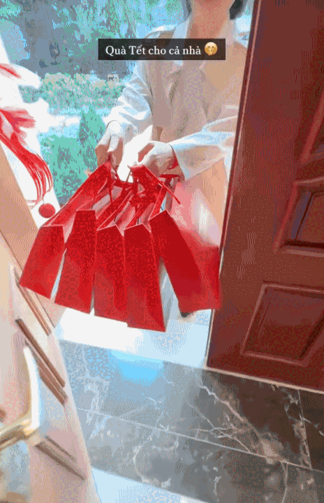 "Ph&uacute; b&agrave;" 34 tuổi trẻ đẹp như g&aacute;i 18: Được chồng y&ecirc;u chiều, sống cuộc đời xa hoa trong dinh thự S&agrave;i th&agrave;nh lộng lẫy- Ảnh 10.