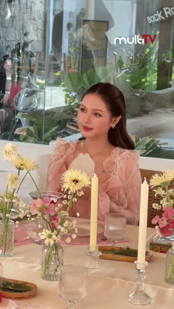 Mỹ nh&acirc;n showbiz ly h&ocirc;n xong sống 1 "cuộc đời kh&aacute;c": Đẹp l&ecirc;n từng ng&agrave;y, xuất hiện l&agrave; chiếm spotlight- Ảnh 1.