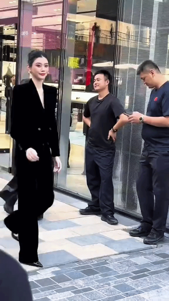 Mỹ nh&acirc;n showbiz cưới "hồng h&agrave;i nhi" si&ecirc;u gi&agrave;u: Sinh đủ "nếp tẻ" cho gia tộc, gần 40 tuổi vẫn đẹp đỉnh tựa nữ thần- Ảnh 5.