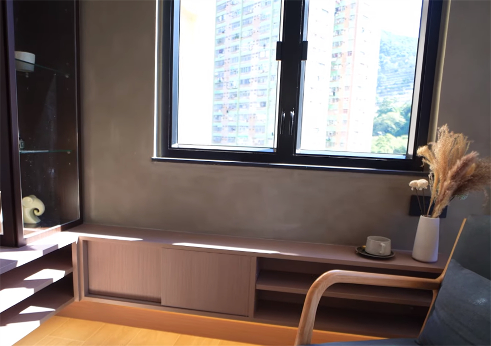 Cặp vợ chồng cải tạo căn hộ 24m&sup2; với 7 cửa sổ: Đổi chỗ bếp v&agrave; nh&agrave; tắm, bỏ lu&ocirc;n sofa m&agrave; nh&agrave; vẫn tho&aacute;ng bất ngờ- Ảnh 4.