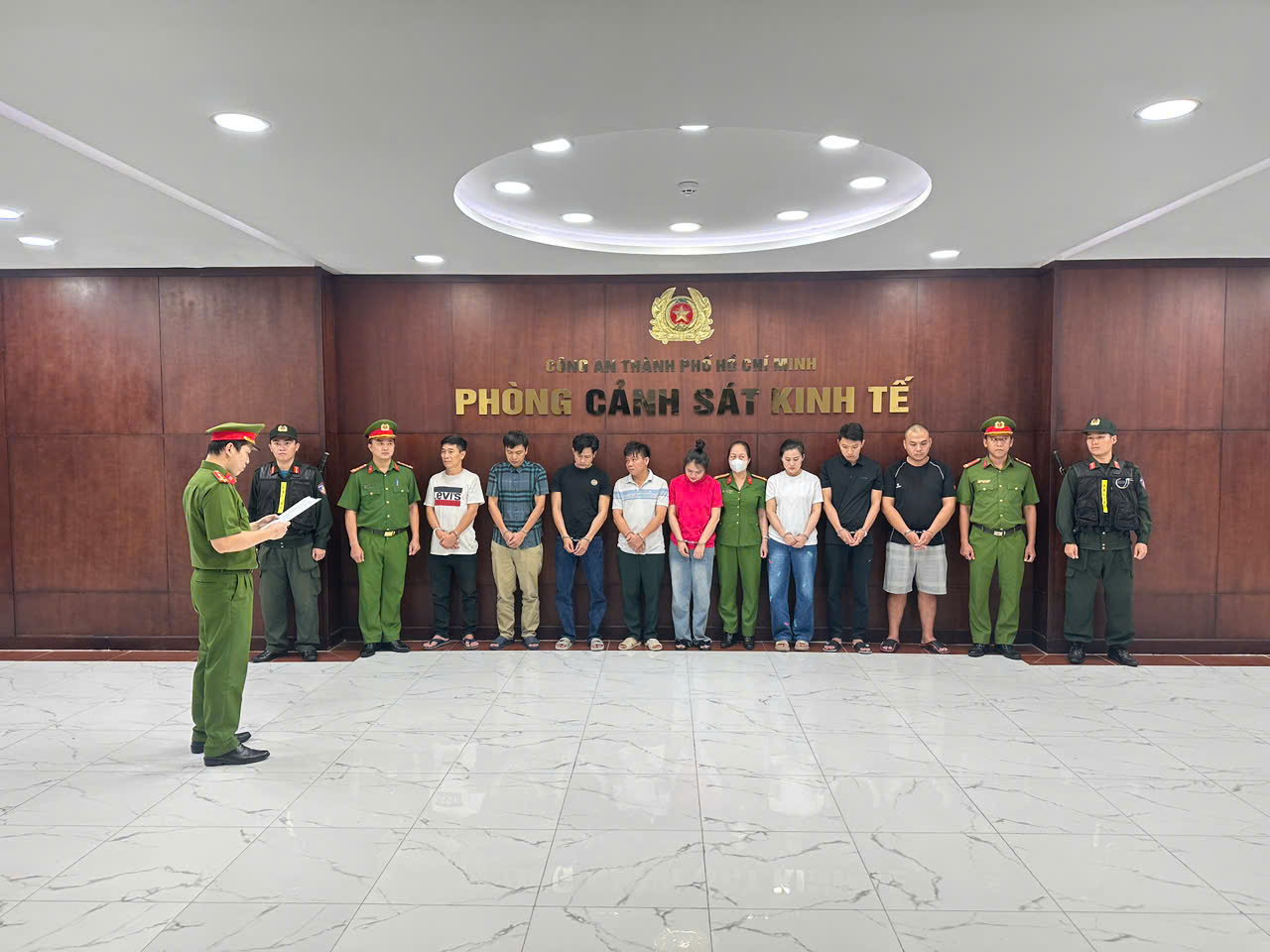 TPHCM: Lật tẩy đường dây "rửa" nguồn gốc động vật hoang dã, khởi tố nhiều kiểm lâm - Ảnh 1.