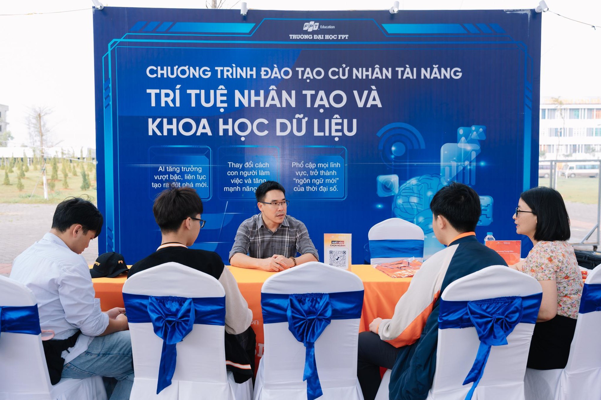 Ng&agrave;nh học tạo ra &ldquo;bộ n&atilde;o số&rdquo;: Khoa học m&aacute;y t&iacute;nh tại FPTU c&oacute; g&igrave; kh&aacute;c biệt? - Ảnh 2.