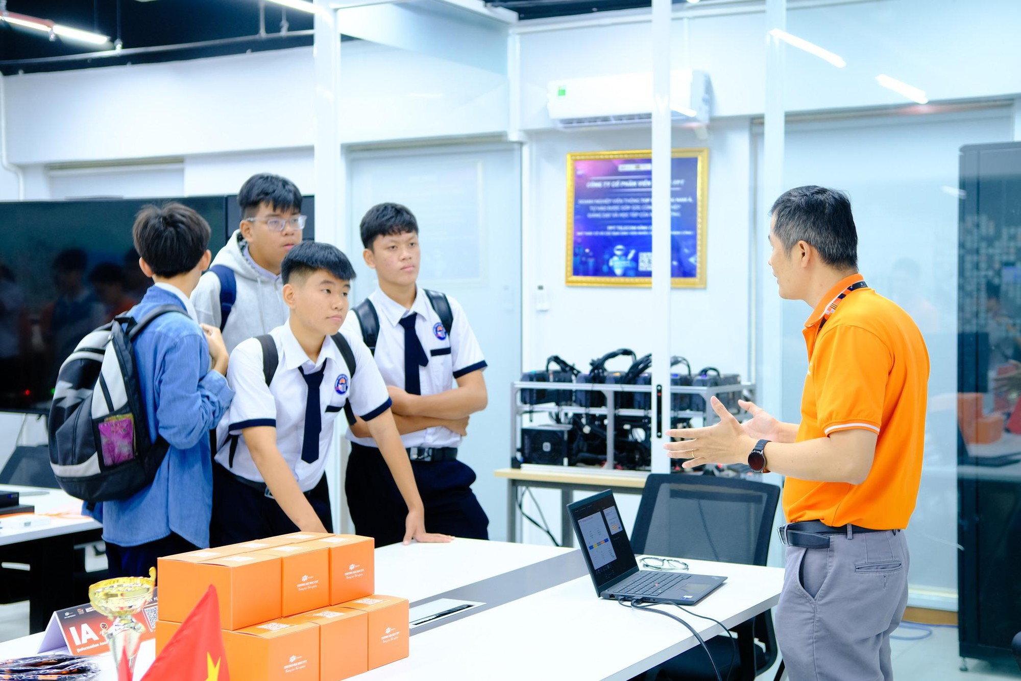Ng&agrave;nh học tạo ra &ldquo;bộ n&atilde;o số&rdquo;: Khoa học m&aacute;y t&iacute;nh tại FPTU c&oacute; g&igrave; kh&aacute;c biệt? - Ảnh 3.