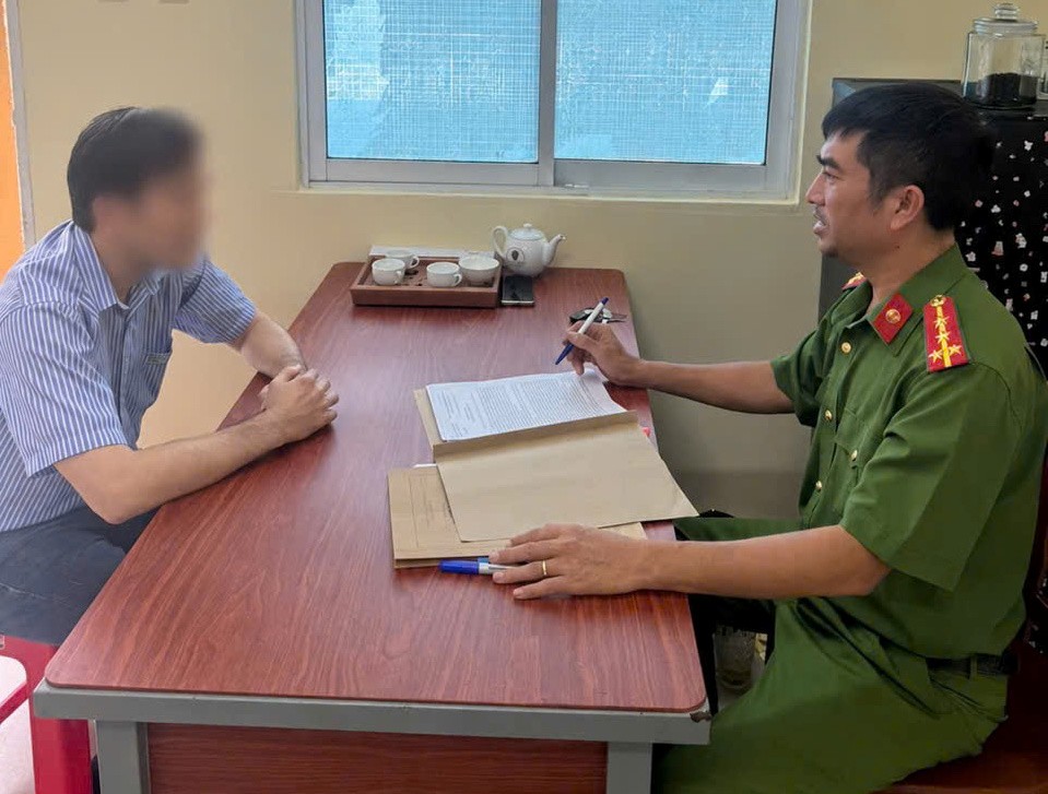 Cảnh báo bẫy "tín dụng đen" trong khu công nghiệp- Ảnh 1. Cảnh báo bẫy "tín dụng đen" trong khu công nghiệp- Ảnh 1.