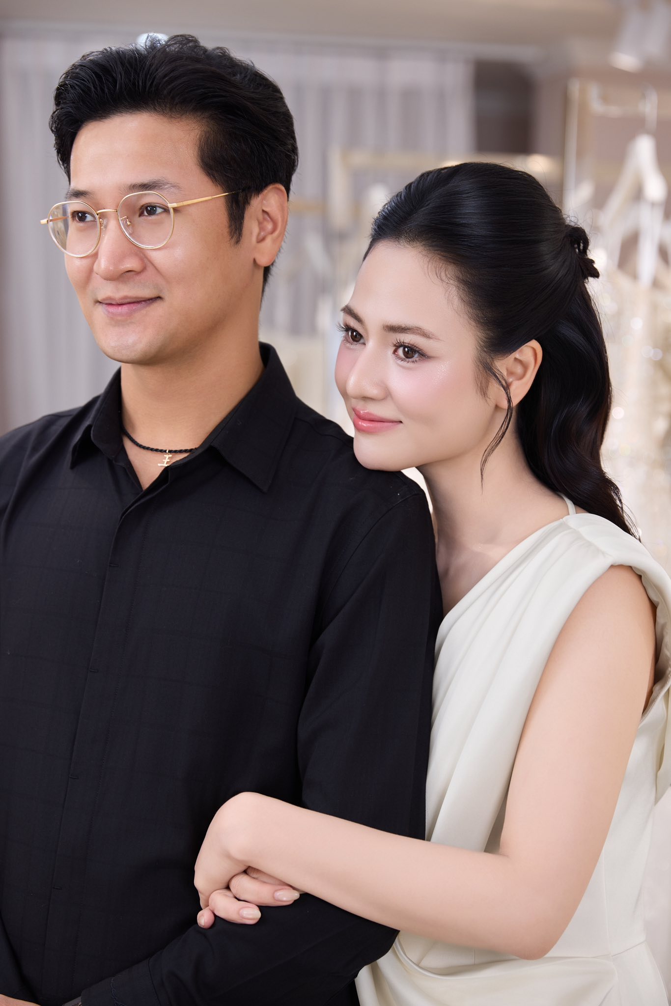 Cặp đ&ocirc;i Vbiz b&iacute; mật kết h&ocirc;n 4 năm m&agrave; kh&ocirc;ng ai biết, tướng phu th&ecirc; r&otilde; mồn một như đ&uacute;c ra từ một khu&ocirc;n- Ảnh 8.