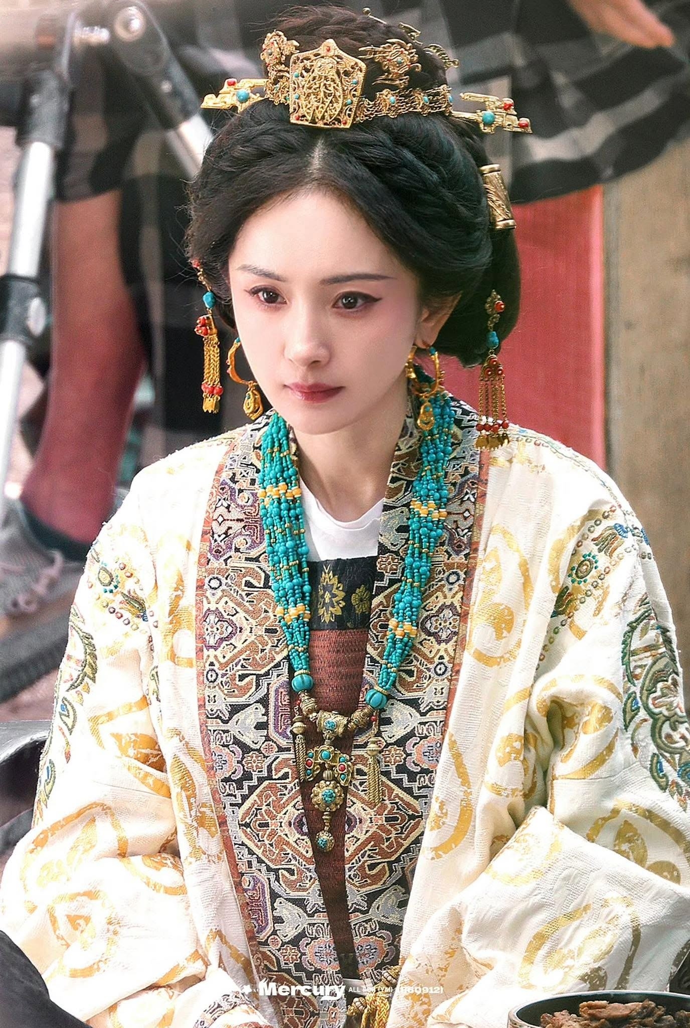 40 tuổi m&agrave; như mới hơn 20 th&igrave; chỉ c&oacute; &ldquo;y&ecirc;u qu&aacute;i&rdquo;: Visual như bạch ngọc đi&ecirc;u khắc, mỹ nh&acirc;n h&agrave;ng real phải vậy- Ảnh 7.