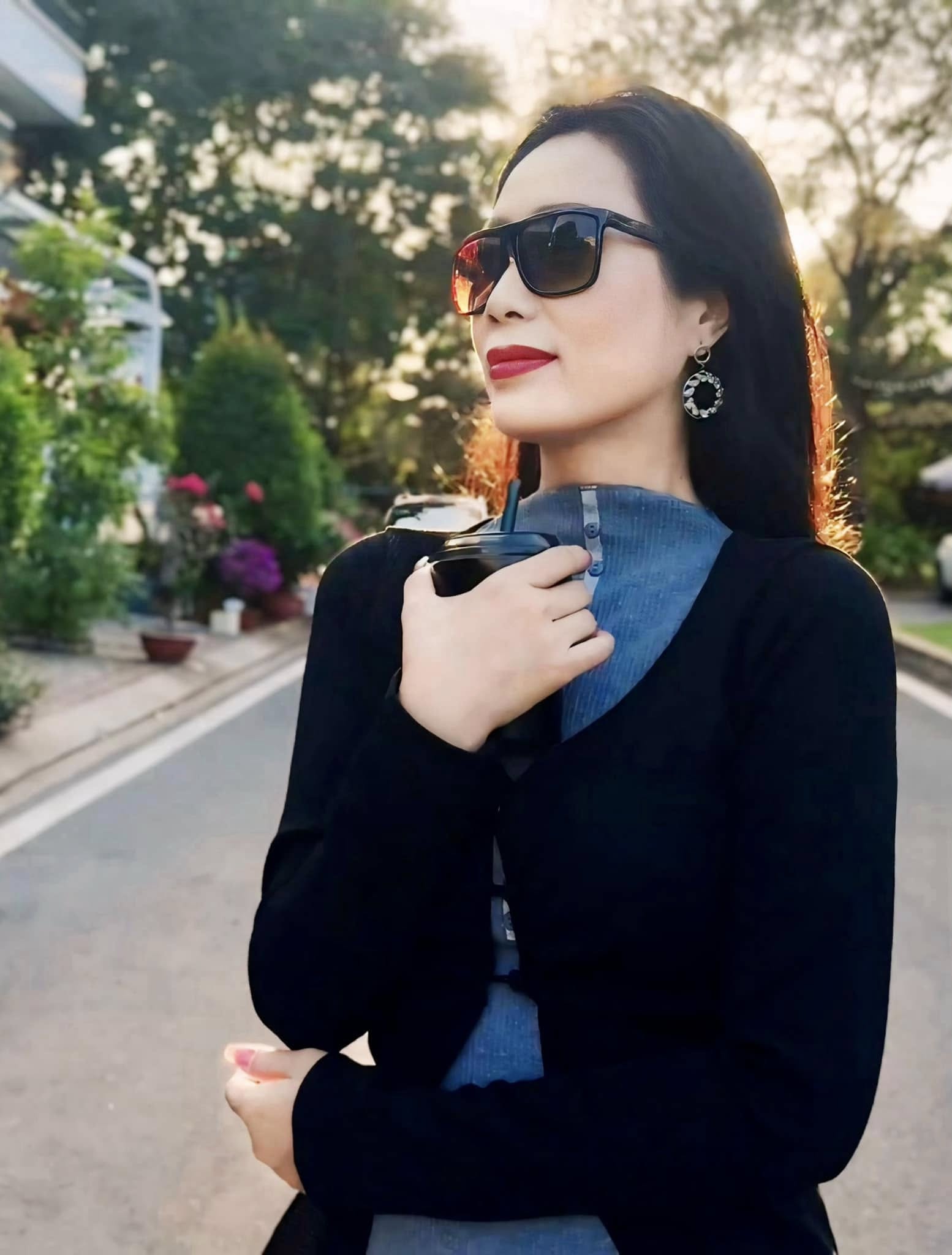 Nhan sắc nữ NSND vừa l&ecirc;n chức chủ tịch, được đại gia y&ecirc;u say đắm suốt 25 năm- Ảnh 5.