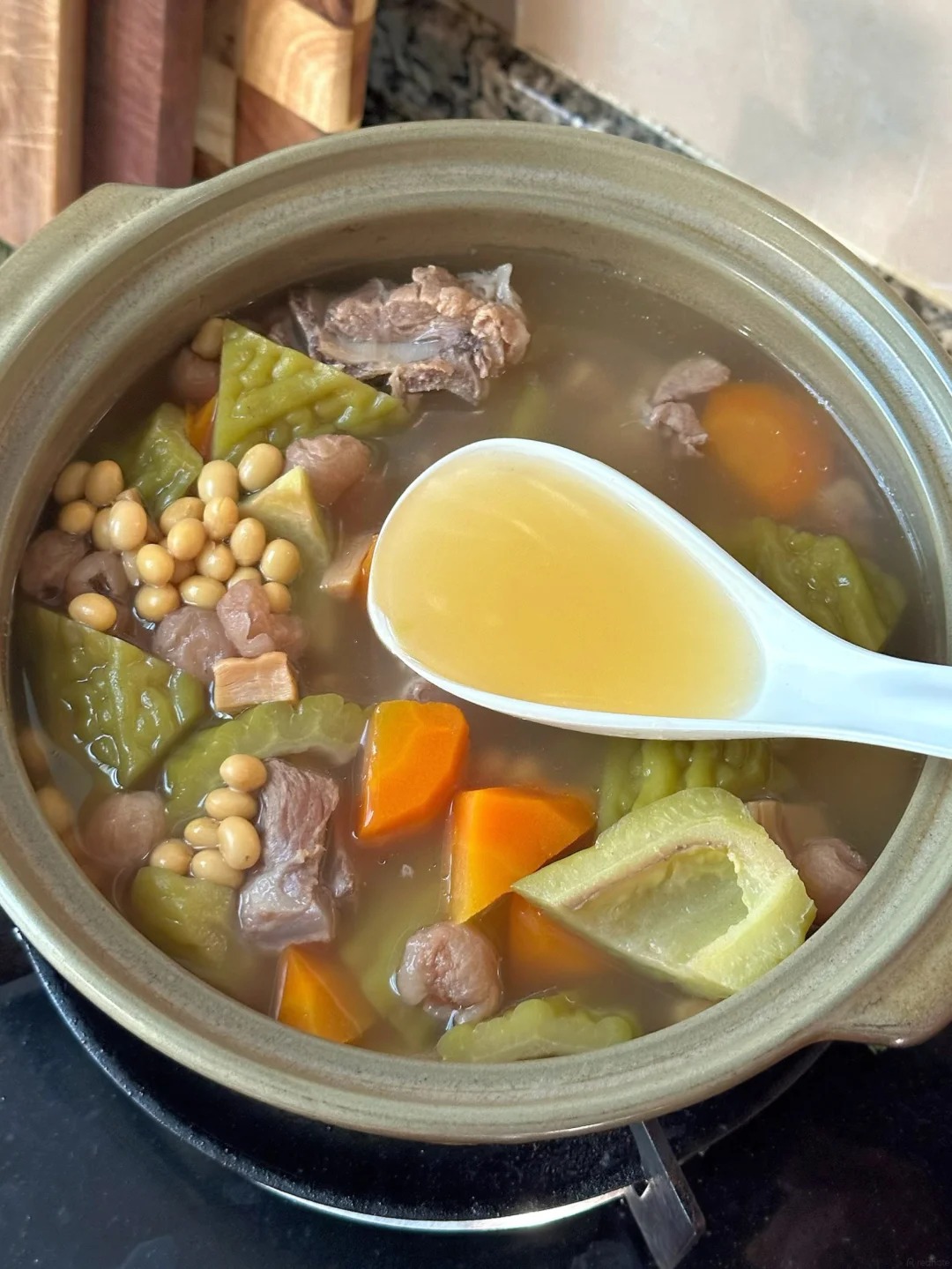Mất ngủ, miệng đắng, da nổi mụn sau những đ&ecirc;m thức khuya: C&ocirc;ng thức canh "thanh m&agrave; kh&ocirc;ng h&agrave;n, bổ m&agrave; kh&ocirc;ng n&oacute;ng" được nhiều chị em truyền nhau- Ảnh 1.