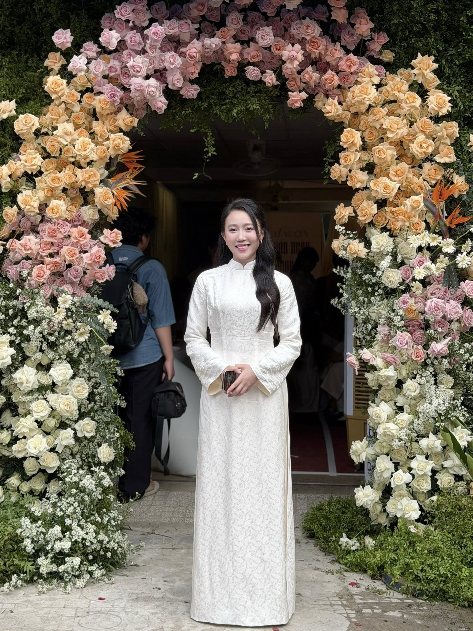"Mợ Hai" đang hot nhất m&agrave;n ảnh Việt: Nổi tiếng sau 1 đ&ecirc;m nhờ Sơn T&ugrave;ng , từng hẹn h&ograve; cầu thủ Tiến Linh- Ảnh 9.