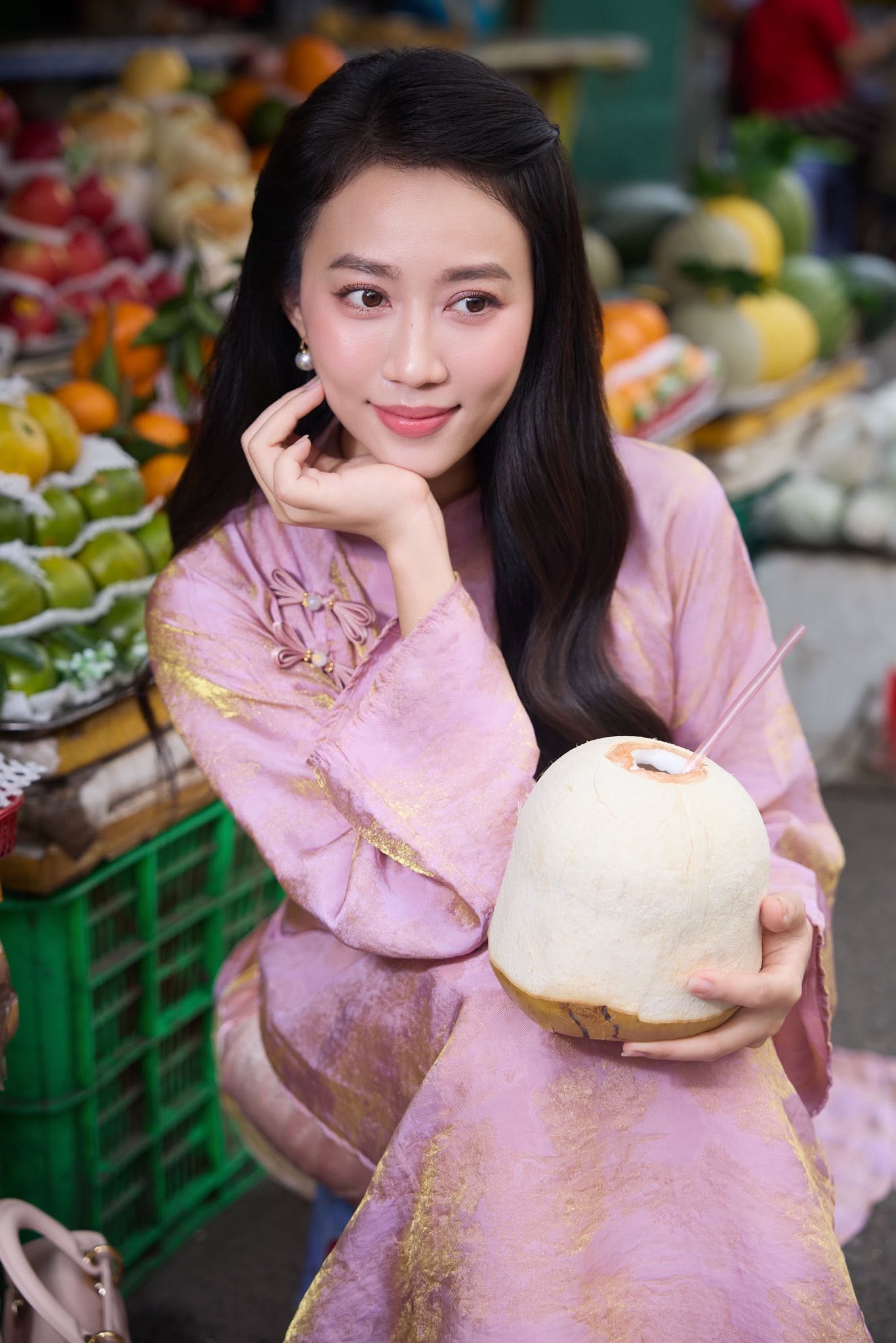 "Mợ Hai" đang hot nhất m&agrave;n ảnh Việt: Nổi tiếng sau 1 đ&ecirc;m nhờ Sơn T&ugrave;ng , từng hẹn h&ograve; cầu thủ Tiến Linh- Ảnh 3.