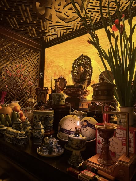 Nam MC cưới c&ocirc; tiếp vi&ecirc;n h&agrave;ng kh&ocirc;ng k&eacute;m 8 tuổi: Mua đứt penthouse tặng vợ, độ cưng chiều ngang tổng t&agrave;i ng&ocirc;n t&igrave;nh- Ảnh 12.