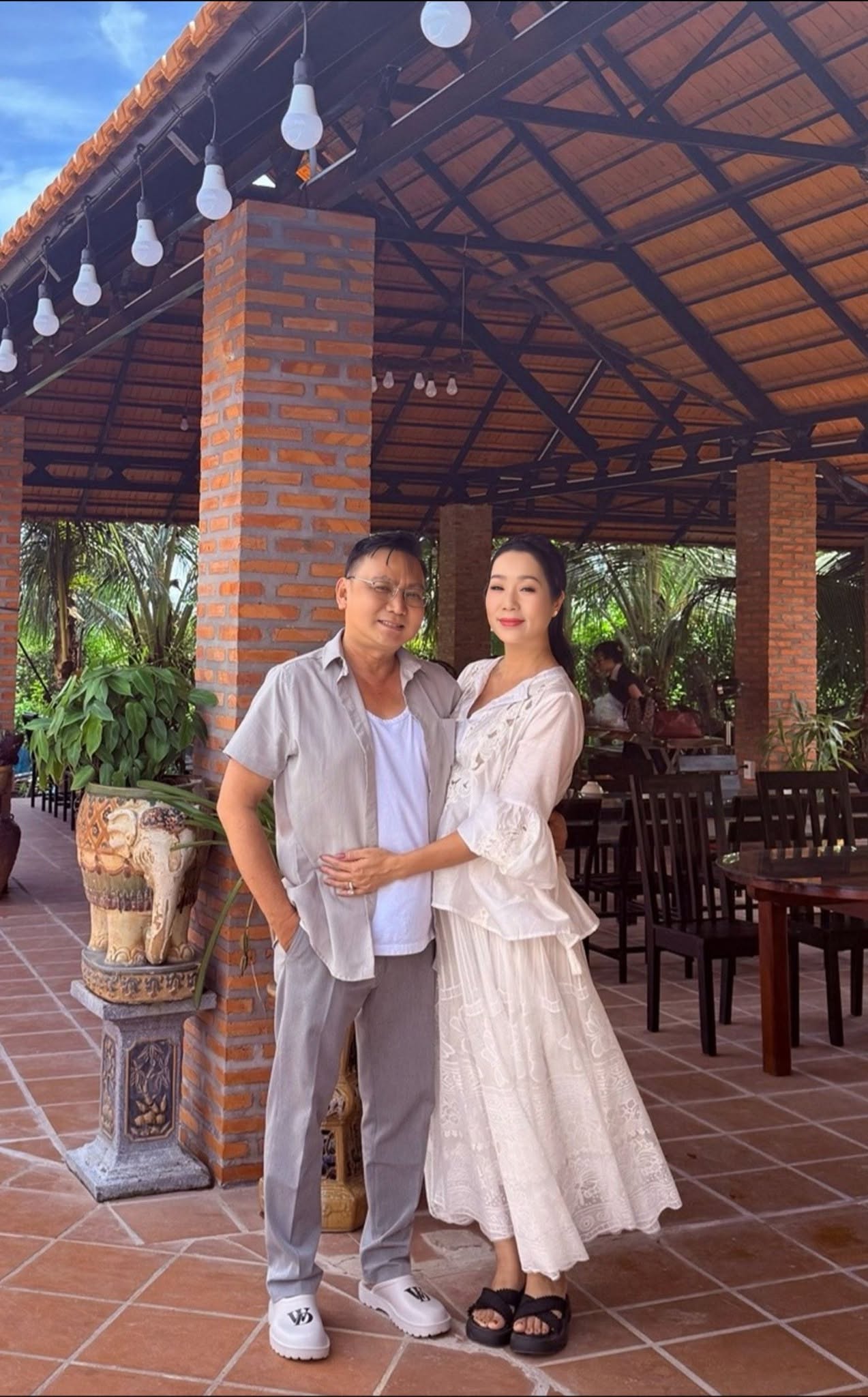 Nhan sắc nữ NSND vừa l&ecirc;n chức chủ tịch, được đại gia y&ecirc;u say đắm suốt 25 năm- Ảnh 8.