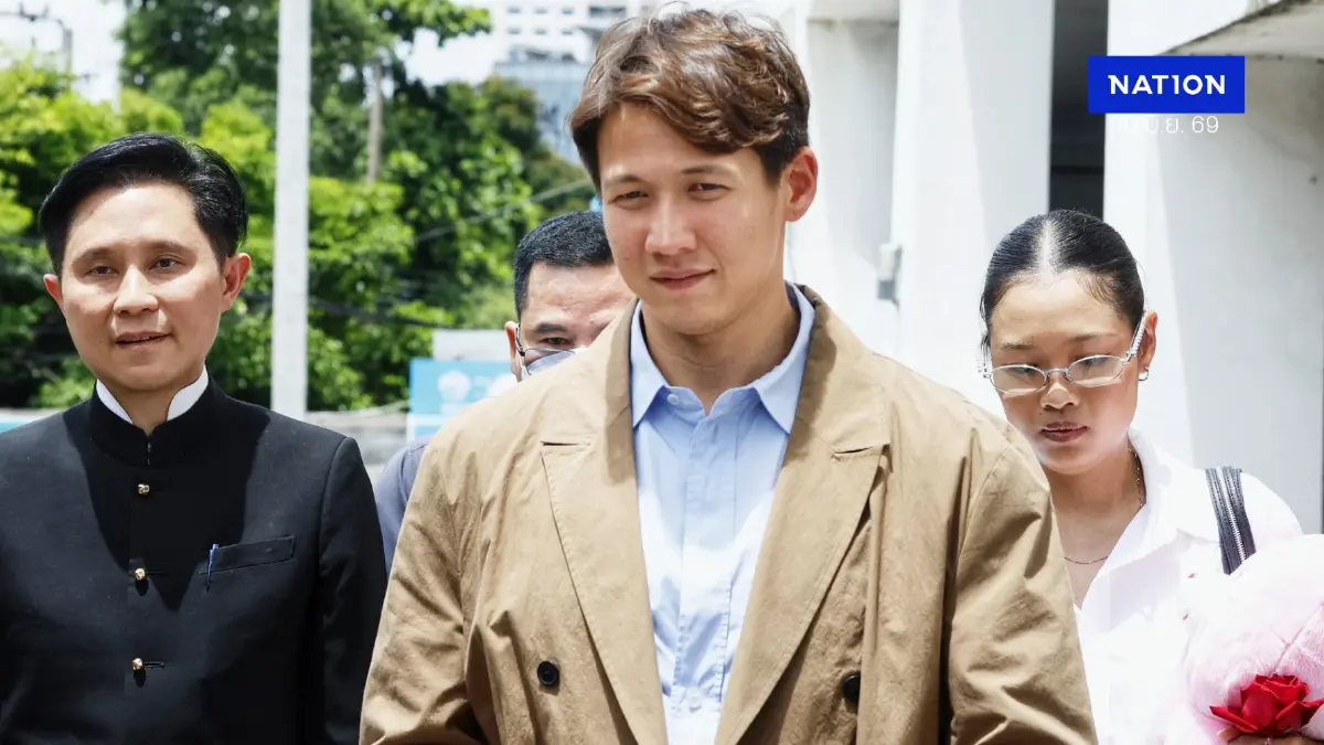 Thiếu gia tài phiệt Thái Lan lộ diện trong phiên tòa hòa giải với mẹ ruột- Ảnh 2. Thiếu gia tài phiệt Thái Lan lộ diện trong phiên tòa hòa giải với mẹ ruột- Ảnh 2.