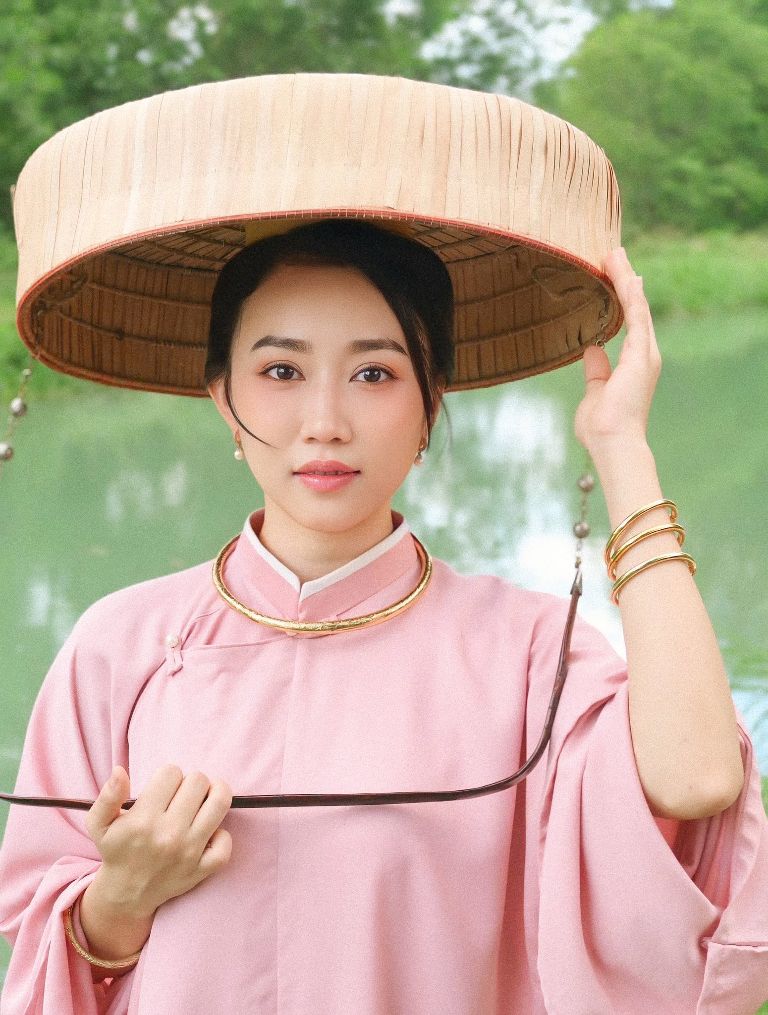 "Mợ Hai" đang hot nhất m&agrave;n ảnh Việt: Nổi tiếng sau 1 đ&ecirc;m nhờ Sơn T&ugrave;ng , từng hẹn h&ograve; cầu thủ Tiến Linh- Ảnh 1.