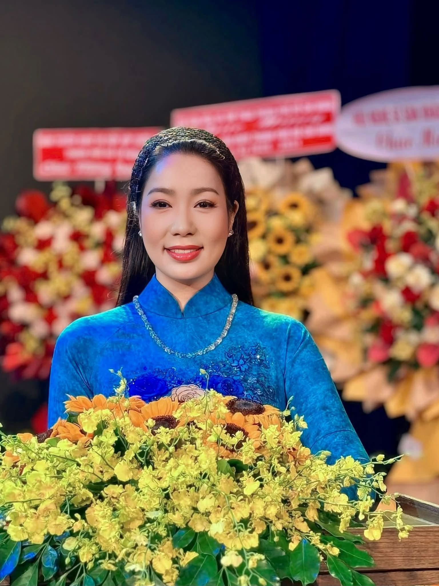 Nhan sắc nữ NSND vừa l&ecirc;n chức chủ tịch, được đại gia y&ecirc;u say đắm suốt 25 năm- Ảnh 1.