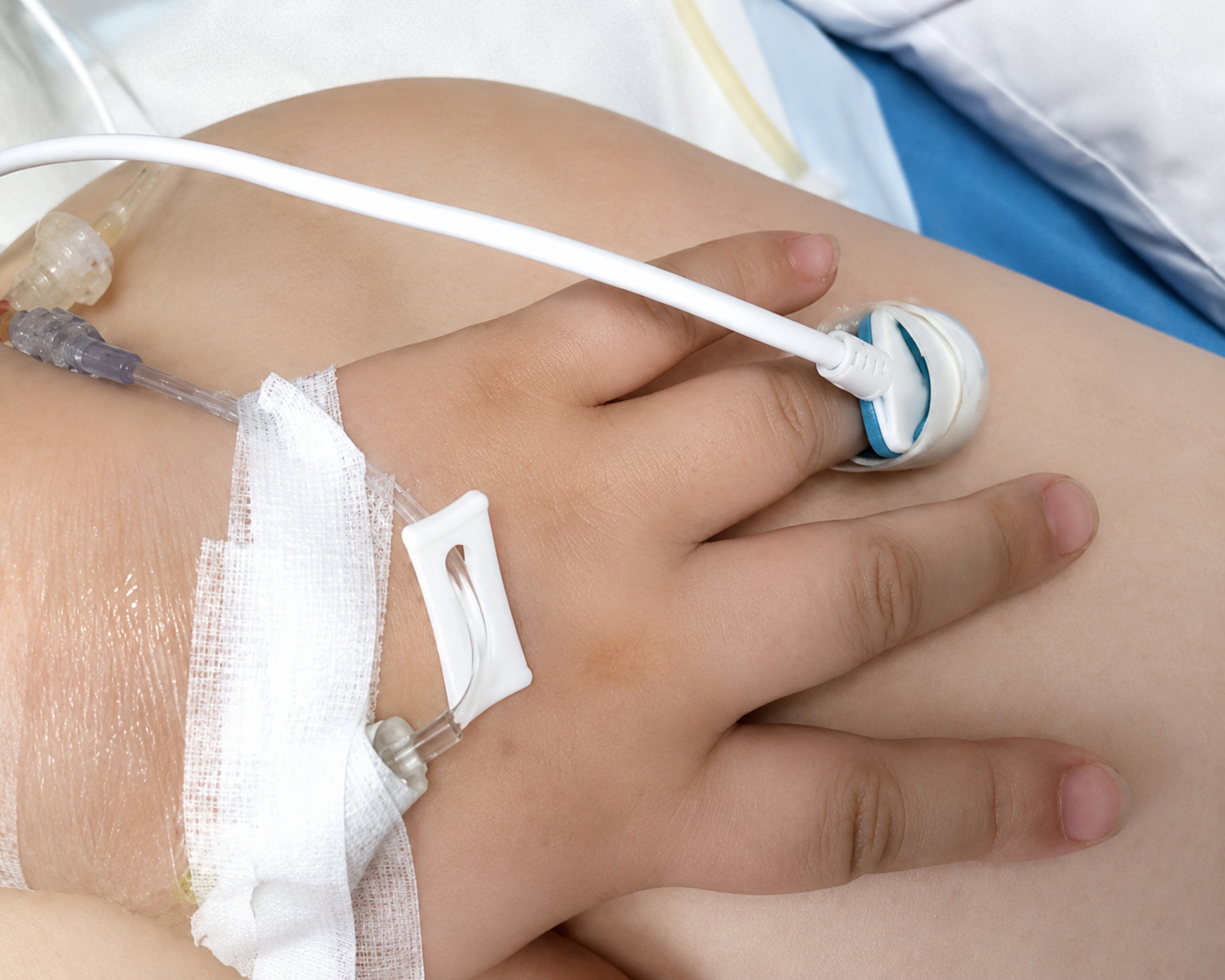 B&eacute; g&aacute;i 8 tuổi đ&atilde; khổ sở v&igrave; gan nhiễm mỡ, b&aacute;c sĩ tức giận: Đừng khen con thế n&agrave;y nữa! - Ảnh 2.