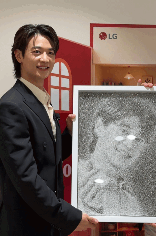 Minho (SHINee) "oanh tạc" sự kiện tại Việt Nam: Visual hack cam thường, zoom cận tới đ&acirc;u cũng thấy như phim điện ảnh - Ảnh 5.