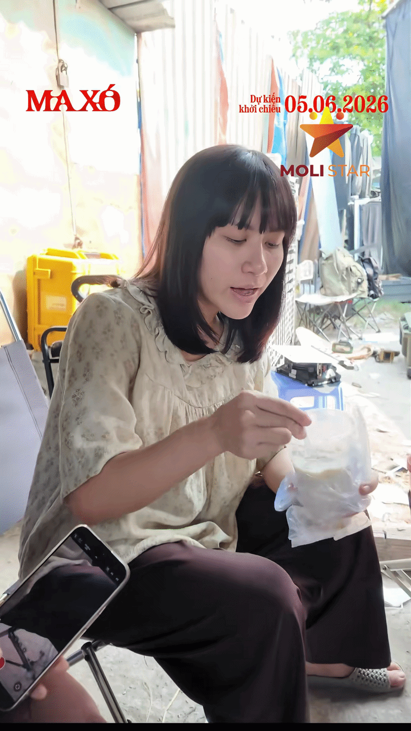 Ph&aacute;t hiện cặp sao Việt gọi nhau l&agrave; vợ chồng giữa nơi đ&ocirc;ng người, netizen hoang mang &ldquo;sao tưởng nh&agrave; g&aacute;i đ&atilde; c&oacute; bồ&rdquo;- Ảnh 4.