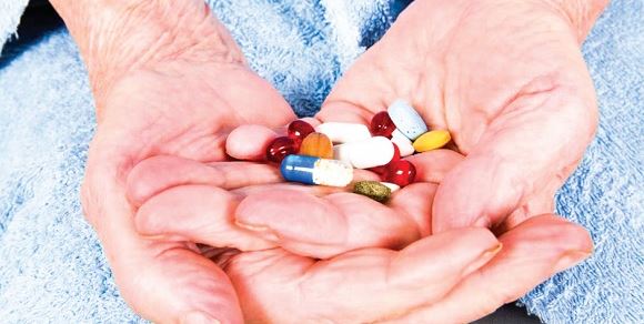 Người đ&agrave;n &ocirc;ng 58 tuổi đột ngột tử vong sau khi n&ocirc;n mửa, b&aacute;c sĩ cảnh b&aacute;o th&oacute;i quen "cực độc" - Ảnh 2.