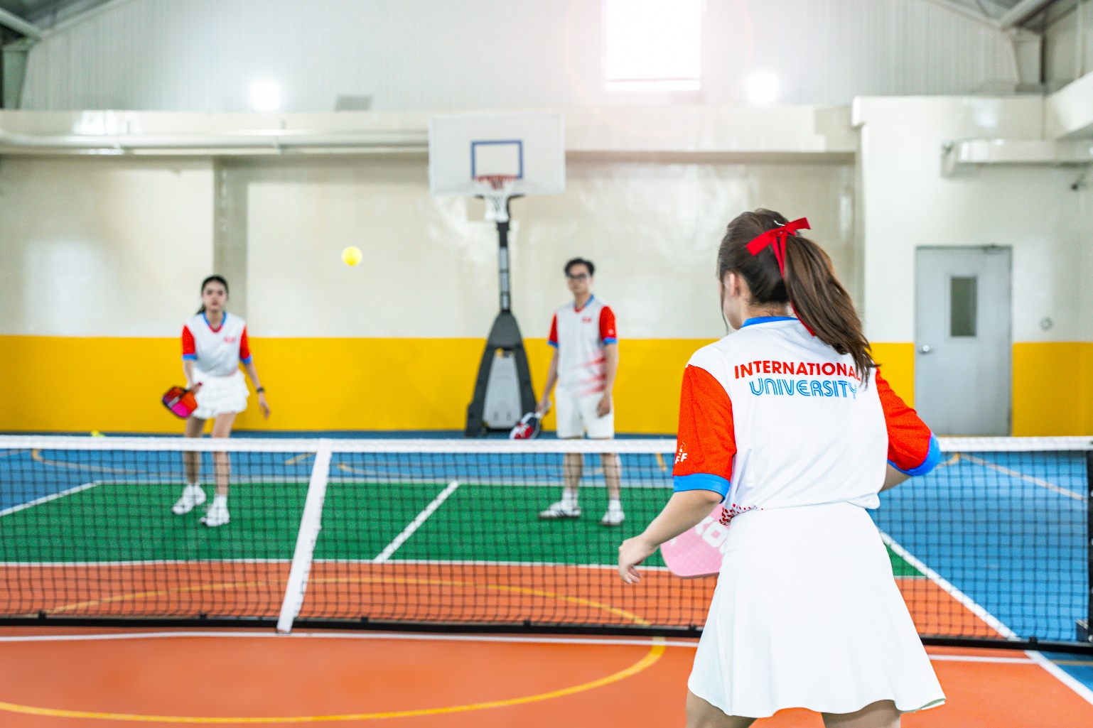 Trường đại học đưa bộ môn Pickleball vào giảng dạy giáo dục thể chất cho sinh viên - Ảnh 4. Trường đại học đưa bộ môn Pickleball vào giảng dạy giáo dục thể chất cho sinh viên - Ảnh 4.