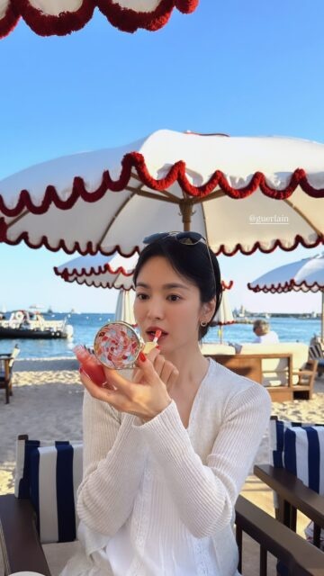 Song Hye Kyo cứ thế này ai mà chịu nổi!- Ảnh 1. Song Hye Kyo cứ thế này ai mà chịu nổi!- Ảnh 1.