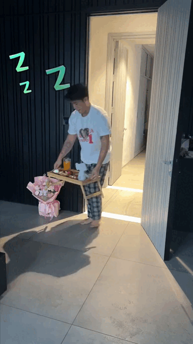 Chị đại showbiz cưới "hồng h&agrave;i nhi" k&eacute;m 11 tuổi: Được chồng chăm như em b&eacute;, sống trong căn hộ cao cấp, view hướng thẳng s&ocirc;ng- Ảnh 9.