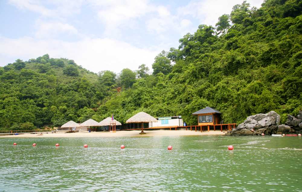Kh&ocirc;ng phải Mỹ Kh&ecirc;, đ&acirc;y mới l&agrave; đại diện duy nhất của Việt Nam lọt top 100 b&atilde;i biển đẹp nhất thế giới - Ảnh 3.