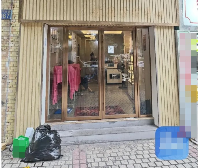 Tưởng được kh&aacute;m bệnh miễn ph&iacute;, cụ b&agrave; b&agrave;ng ho&agrave;ng g&aacute;nh nợ 600 triệu: Phải l&agrave;m lao c&ocirc;ng trả dần - Ảnh 1.