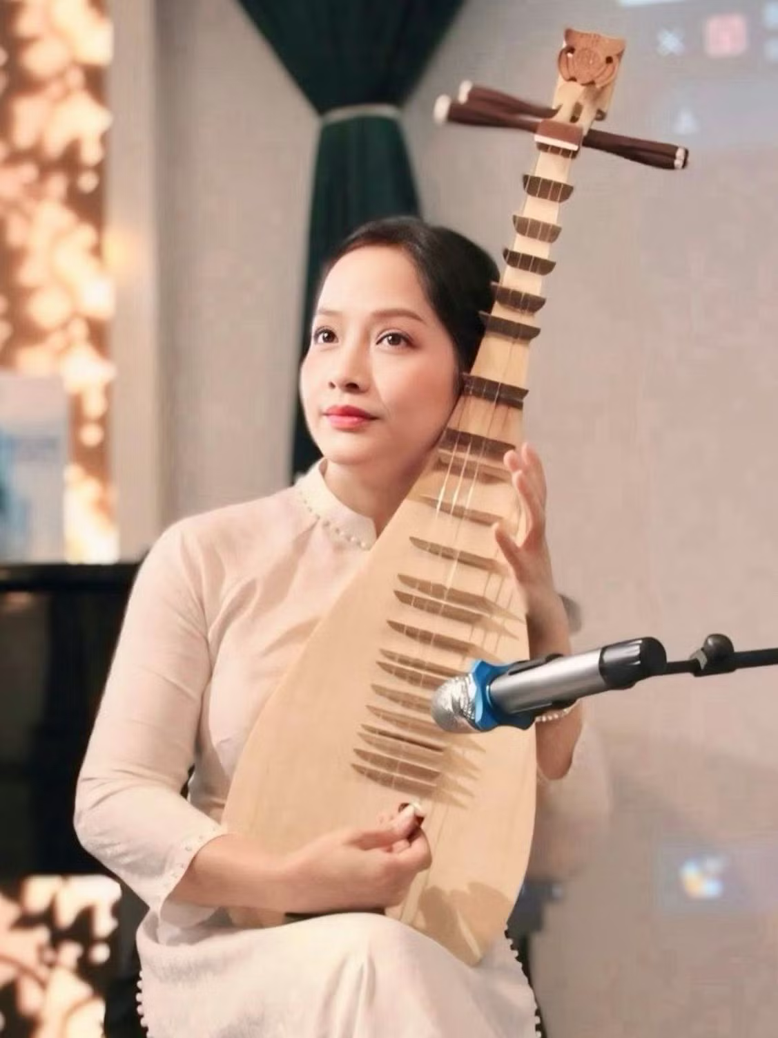 Mỹ nh&acirc;n đẹp nhất Ph&iacute;a Trước L&agrave; Bầu Trời trẻ m&atilde;i kh&ocirc;ng gi&agrave; sau 20 năm, bỏ nghề sống c&ocirc; độc ở tuổi 40 - Ảnh 5.