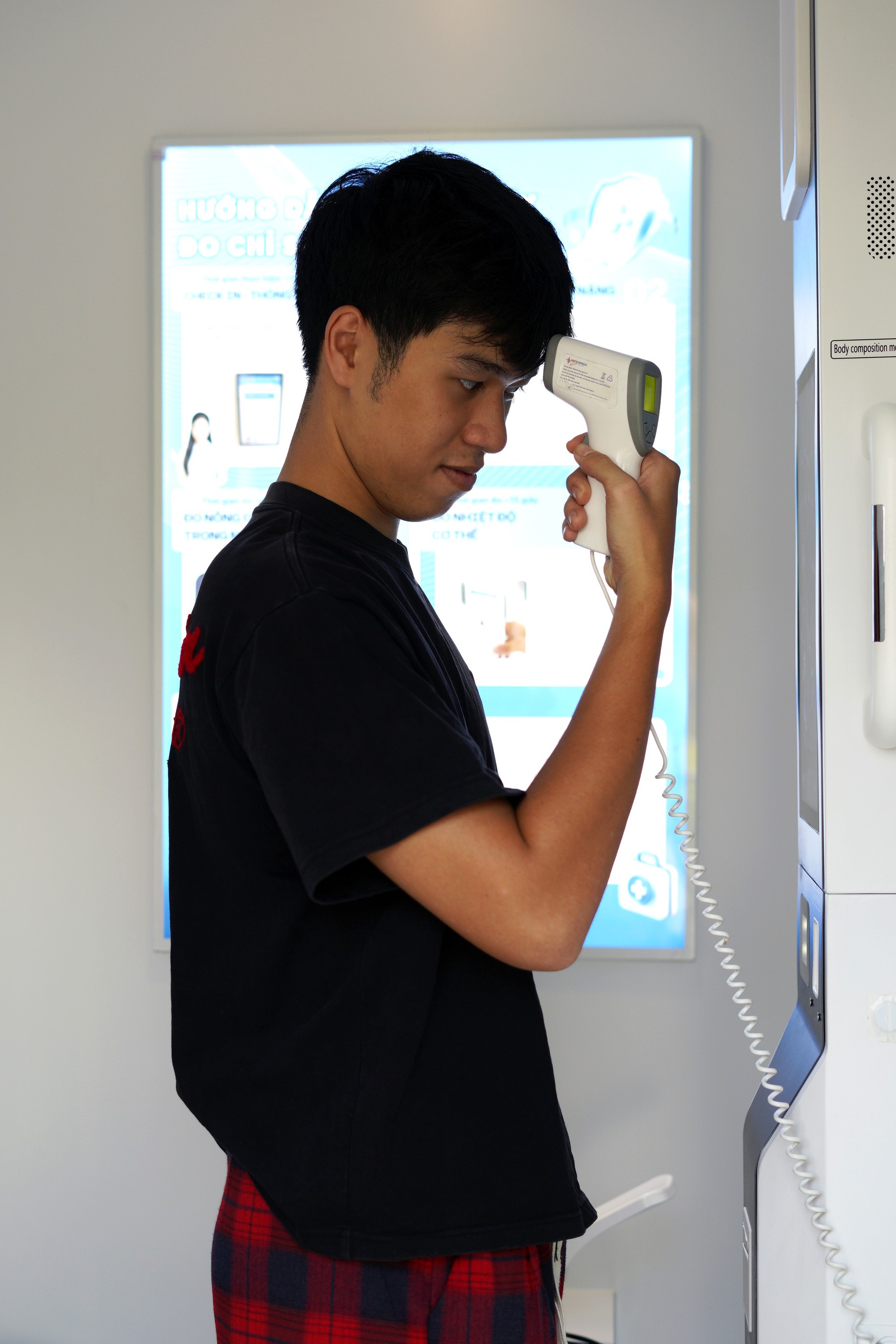 Một nơi ở TP.HCM đang cho người d&acirc;n kiểm tra sức khỏe miễn ph&iacute;, chỉ mất chưa đầy 5 ph&uacute;t- Ảnh 6.