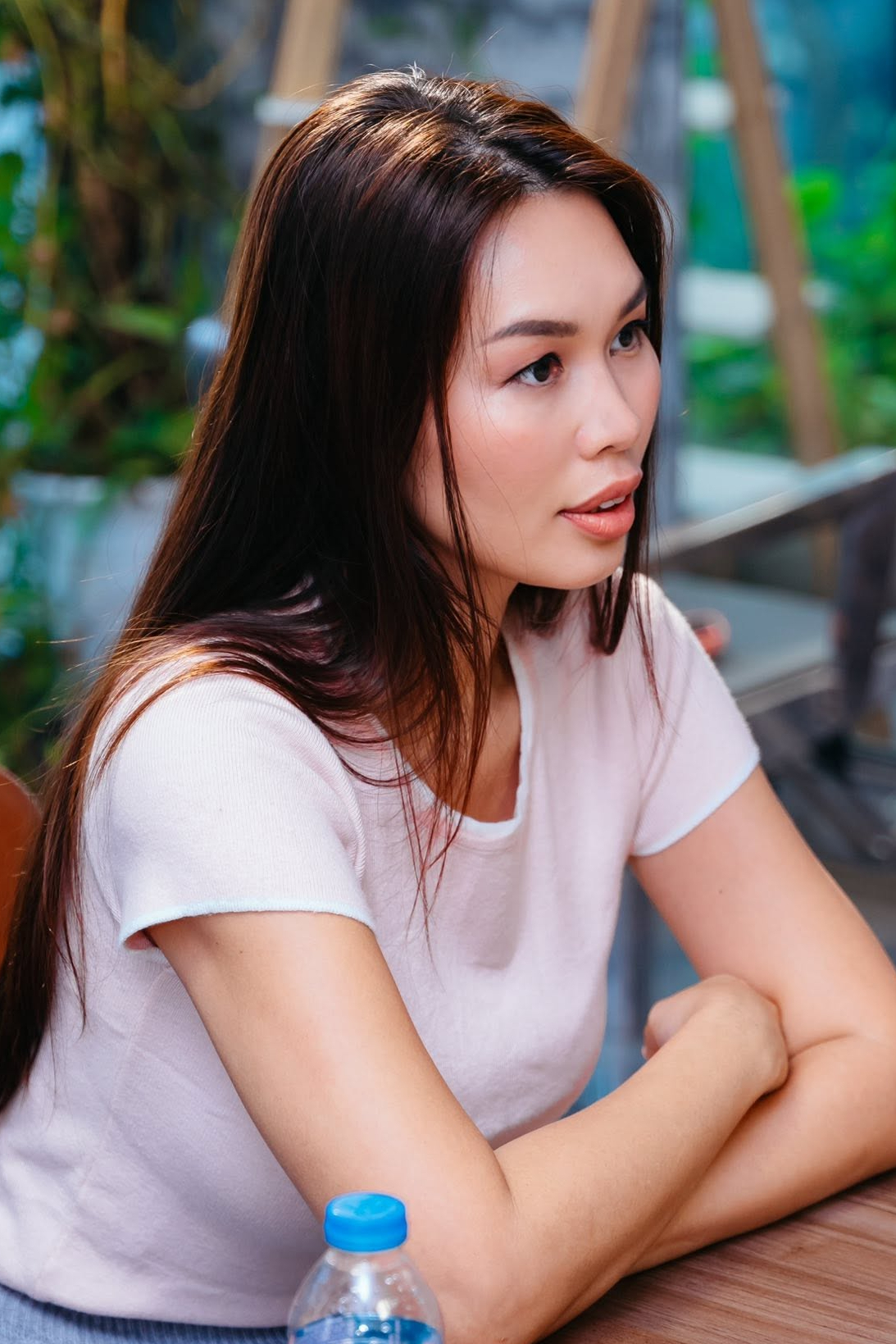 Mẹ si&ecirc;u mẫu H&agrave; Anh nộp đơn tố c&aacute;o l&ecirc;n c&ocirc;ng an sau khi mất 700 triệu v&igrave; "hợp đồng kỳ nghỉ"- Ảnh 1.