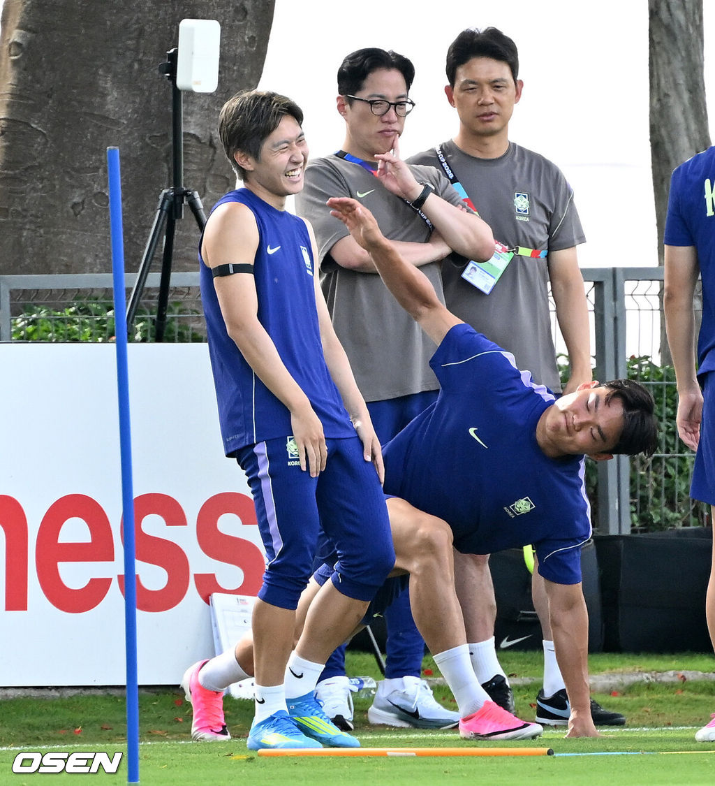 Diễn biến ĐT H&agrave;n Quốc đối đầu CH Czech v&agrave;o 9h s&aacute;ng nay 12/6: "Song s&aacute;t" Son Heung-min v&agrave; Lee Kang-in đ&aacute; ch&iacute;nh - Ảnh 7.