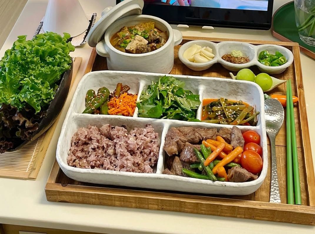 Người mẹ Nhật giảm 28kg, lột x&aacute;c n&oacute;ng bỏng đến mức nhiều người hoảng hốt: "C&oacute; đ&uacute;ng l&agrave; c&ugrave;ng 1 người kh&ocirc;ng?" - Ảnh 4.