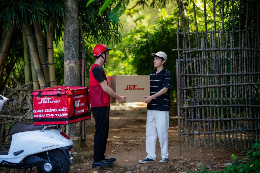Về quê nghỉ hè, sinh viên săn thêm ưu đãi gửi hàng - Ảnh 1. Về quê nghỉ hè, sinh viên săn thêm ưu đãi gửi hàng - Ảnh 1.