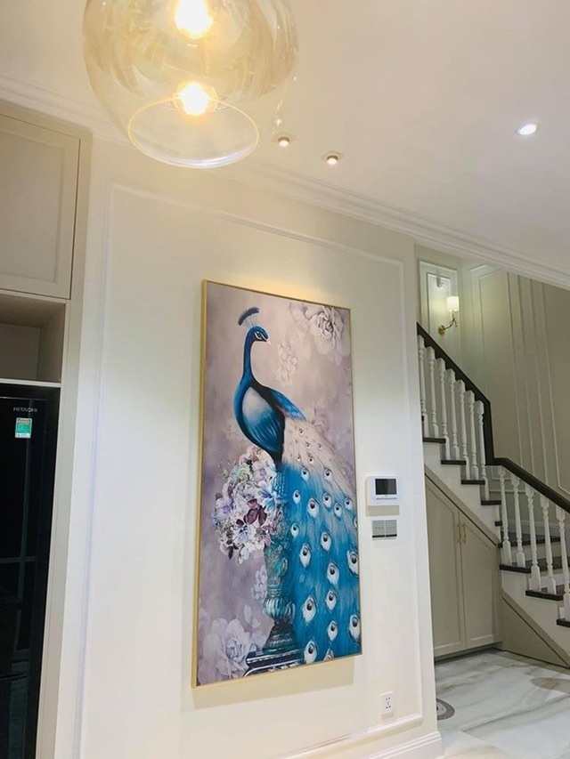 Nữ MC t&aacute;i h&ocirc;n với chồng đại gia: Được tặng biệt thự 200m&sup2; ở S&agrave;i th&agrave;nh, đẹp từng centimet, c&oacute; cả hồ c&aacute; koi- Ảnh 9.