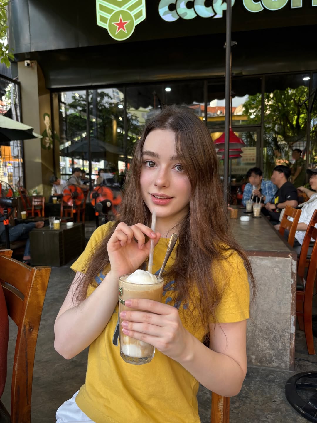 "Thi&ecirc;n thần Nga" sở hữu gương mặt đẹp nhất thế giới, ai gặp cũng phải cảm th&aacute;n về một điểm- Ảnh 9.