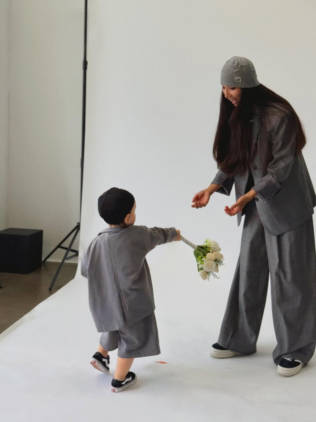 Phát hiện người mẫu bí mật sinh con cho sao hạng A lớn hơn 16 tuổi đã "biến mất" trên mạng 7 tháng nay - Ảnh 12.