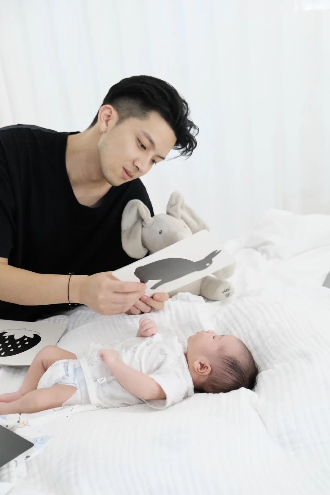 Chị đẹp y&ecirc;u &ldquo;hồng h&agrave;i nhi&rdquo; k&eacute;m 10 tuổi sau lần gặp ở qu&aacute;n bar: Giờ vợ b&aacute;n h&agrave;ng online, chồng l&agrave;m gi&aacute;m đốc, ra đường vẫn bị b&agrave;n t&aacute;n- Ảnh 8.