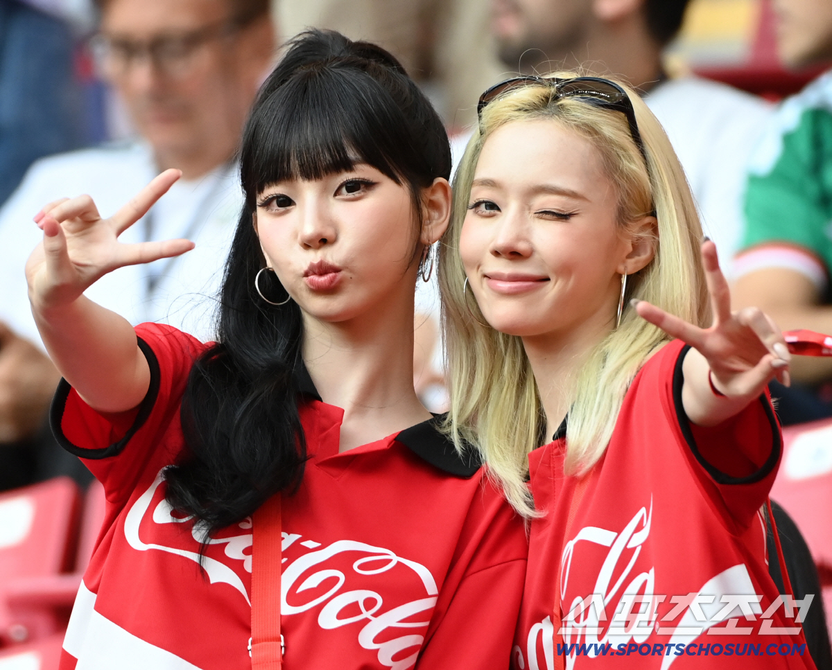 Đại mỹ nhân Karina đi xem World Cup bị soi xét từng ly từng tí, chính chủ phải lên tiếng giải thích ngay- Ảnh 3. Đại mỹ nhân Karina đi xem World Cup bị soi xét từng ly từng tí, chính chủ phải lên tiếng giải thích ngay- Ảnh 3.