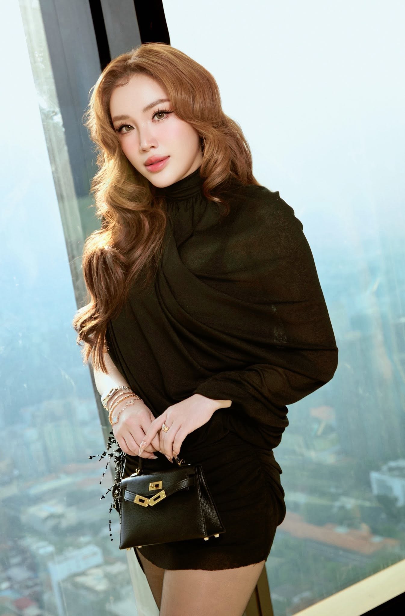 Việt Nam c&oacute; c&ocirc;ng ch&uacute;a showbiz nổi tiếng cả nước: Hit quốc d&acirc;n ai cũng thuộc,  hủy cả album v&igrave; sợ bị ch&ecirc;- Ảnh 1.