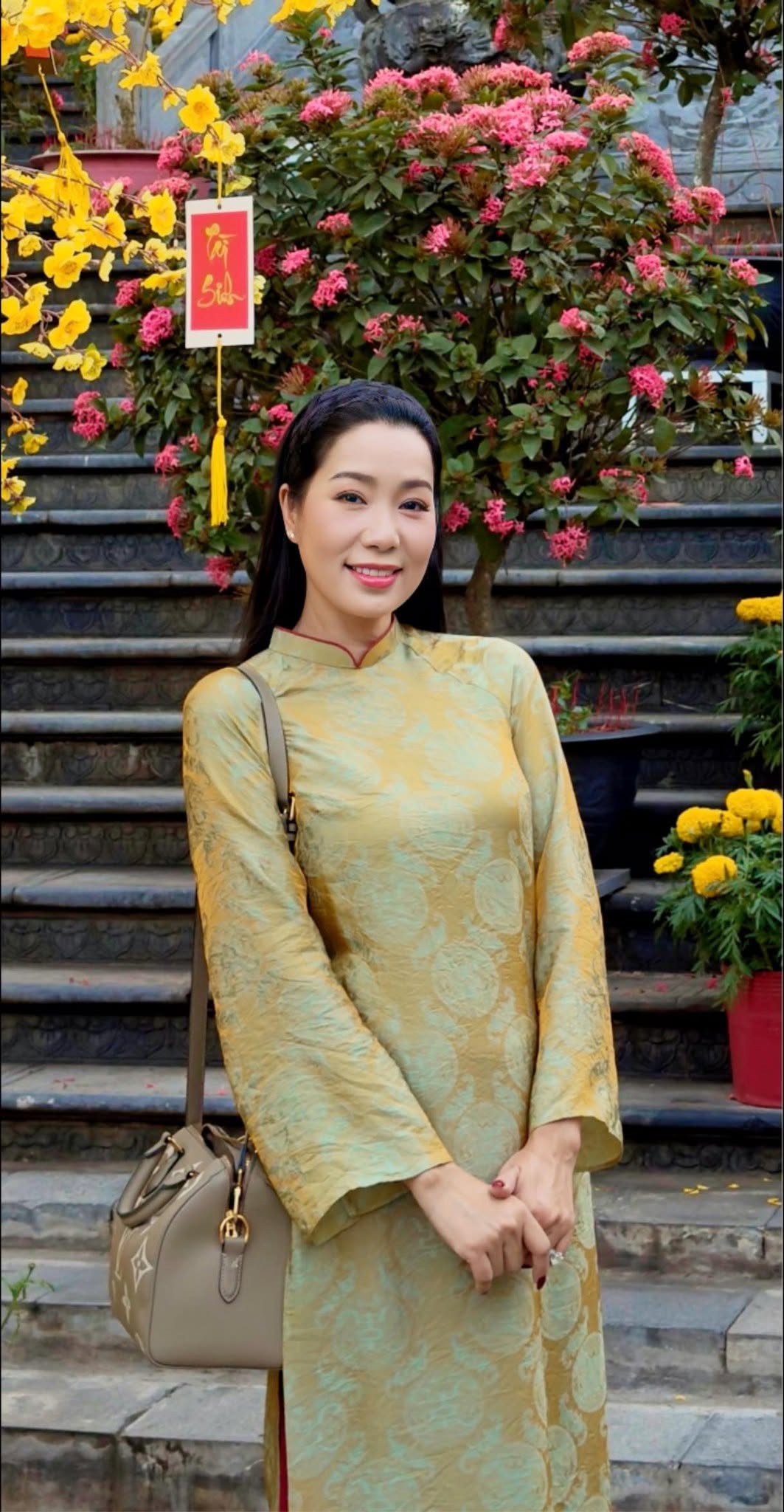 &Aacute; hậu duy nhất l&agrave;m Chủ tịch s&acirc;n khấu kịch: U60 vẫn đẹp đỉnh, từng gặp sự cố bị đạn bắn s&aacute;t gần tim- Ảnh 4.