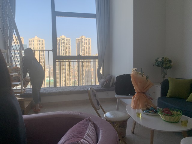 Từng bị ch&ecirc; n&oacute;ng, dột v&agrave; leo cầu thang mệt, căn hộ tầng cao nhất của tập thể cũ nay lại trở th&agrave;nh &ldquo;m&oacute;n hời&rdquo; được săn đ&oacute;n- Ảnh 3.