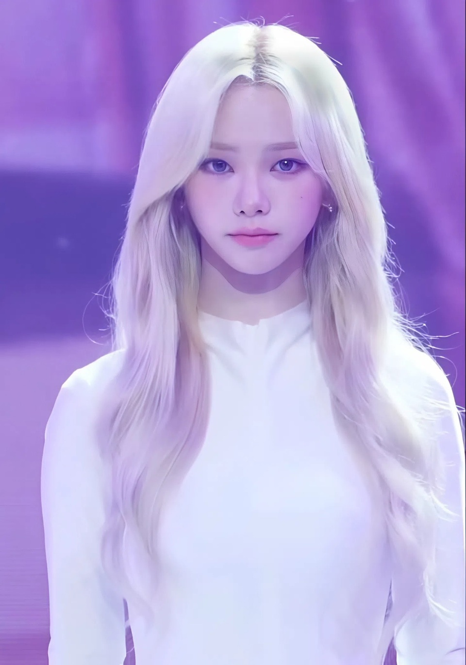 Mỹ nhân Kpop bị nhận xét "giống hệt AI", netizen lú lẫn không biết ai mới là người thật- Ảnh 2. Mỹ nhân Kpop bị nhận xét "giống hệt AI", netizen lú lẫn không biết ai mới là người thật- Ảnh 2.